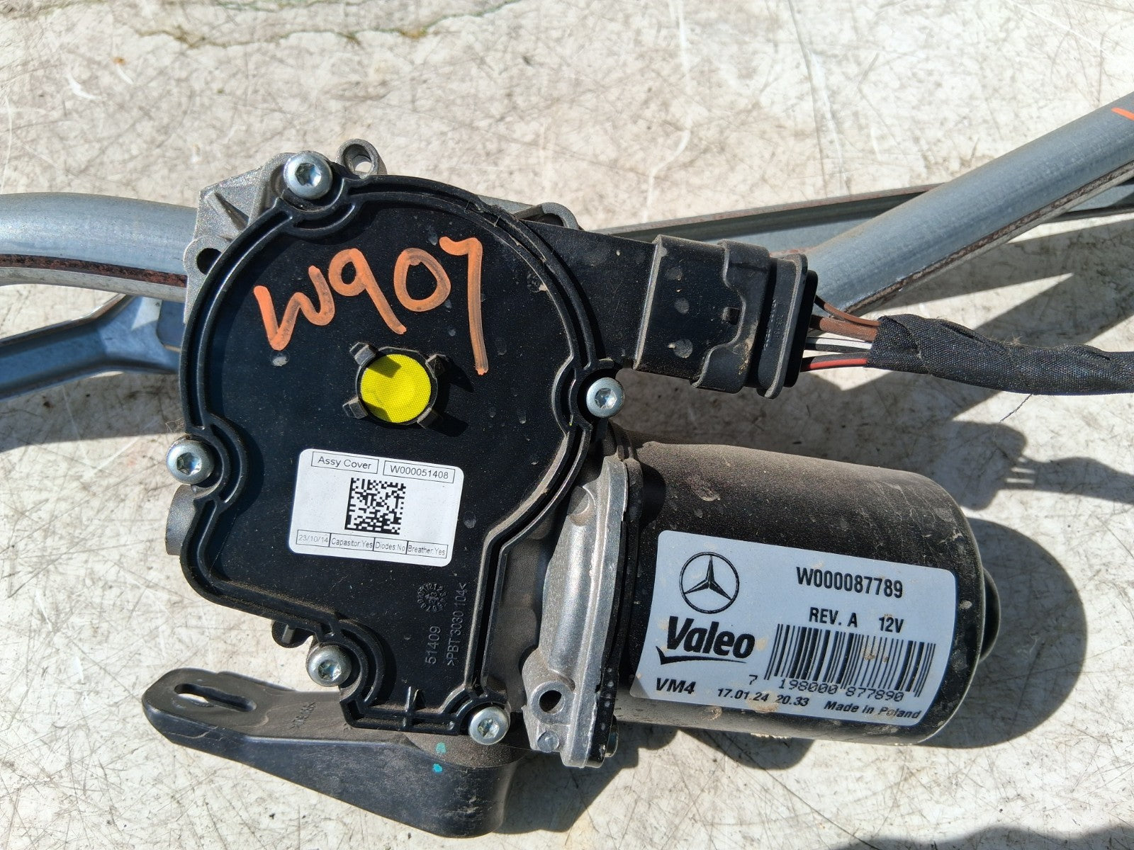 2021 MERCEDES SPRINTER W907 FRONT WIPER MOTOR & LINKAGE W000087789