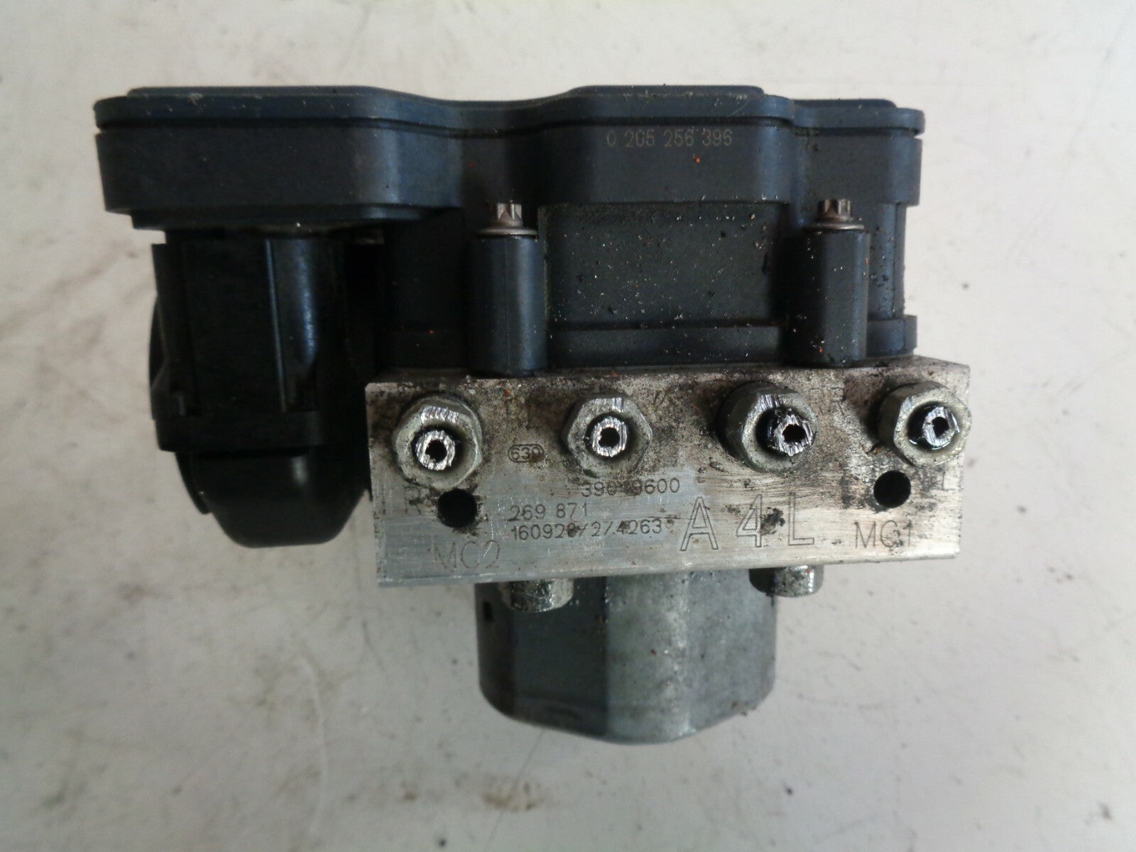 VAUXHALL CORSA E MK4 2014-2018 ABS PUMP & CONTROL MODULE 39049600