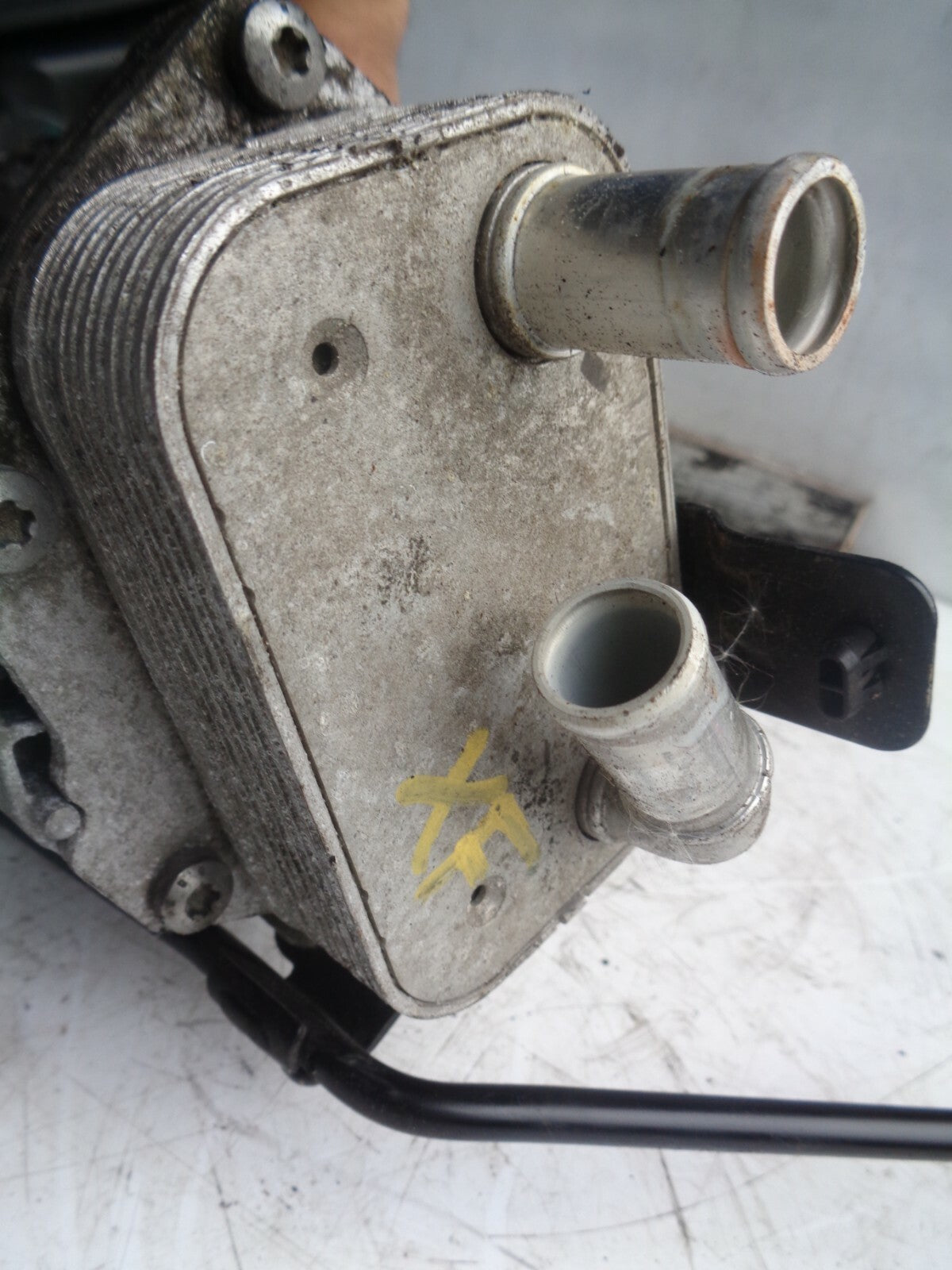 JAGUAR XF 2013 FACELIFT 2.2 DIESEL OIL FILTER HOUSING COOLING 70515389