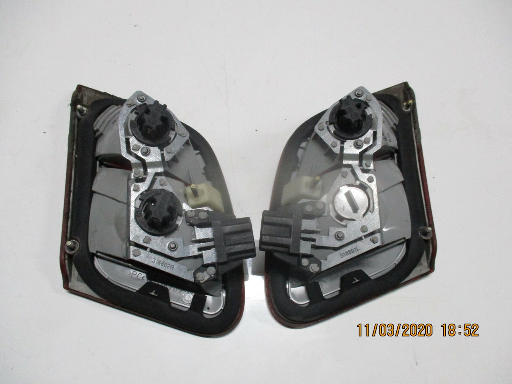 MERCEDES E CLASS 2001 2 X PASSENGER DRIVER REAR INNER BOOT LID TAILGATE LIGHT