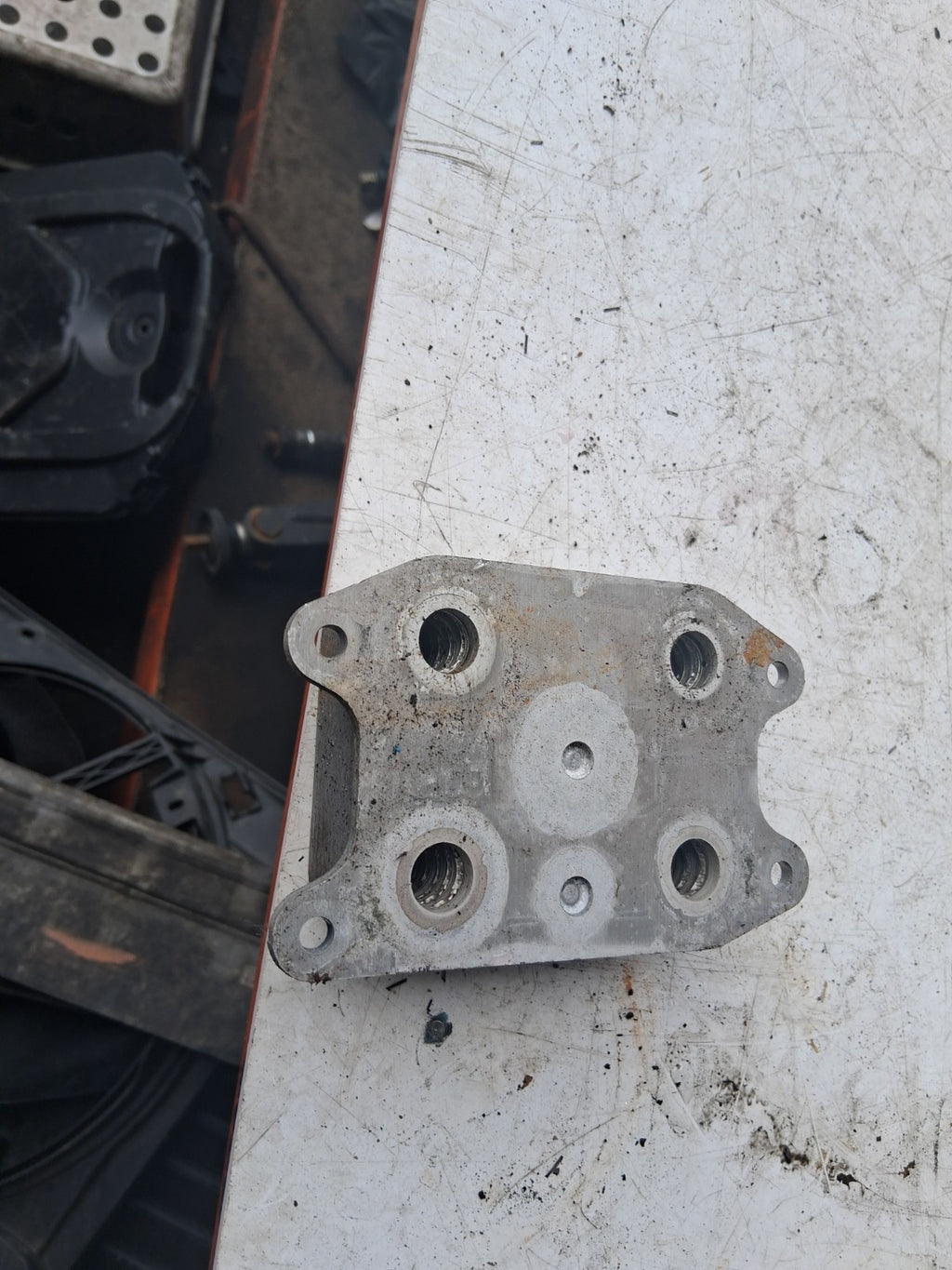 2016 VW VOLKSWAGEN GOLF MK7 1.4 PETROL ENGINE OIL COOLER 04E117021K