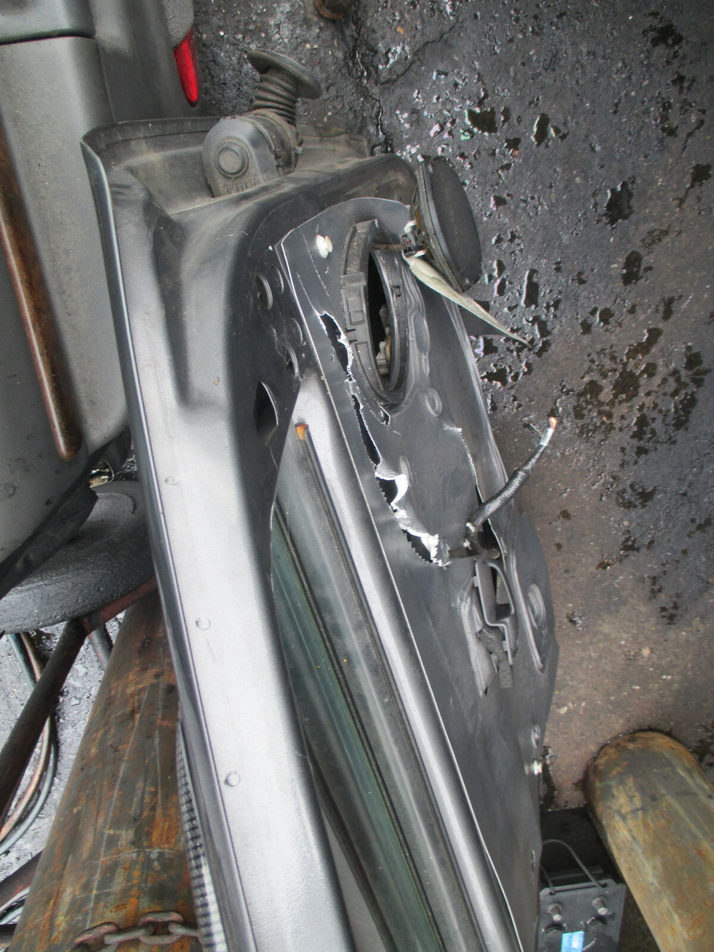 FORD EXPLORER 2000 NSF PASSENGER SIDE FRONT COMPLETE DOOR PLATINUM METALLIC