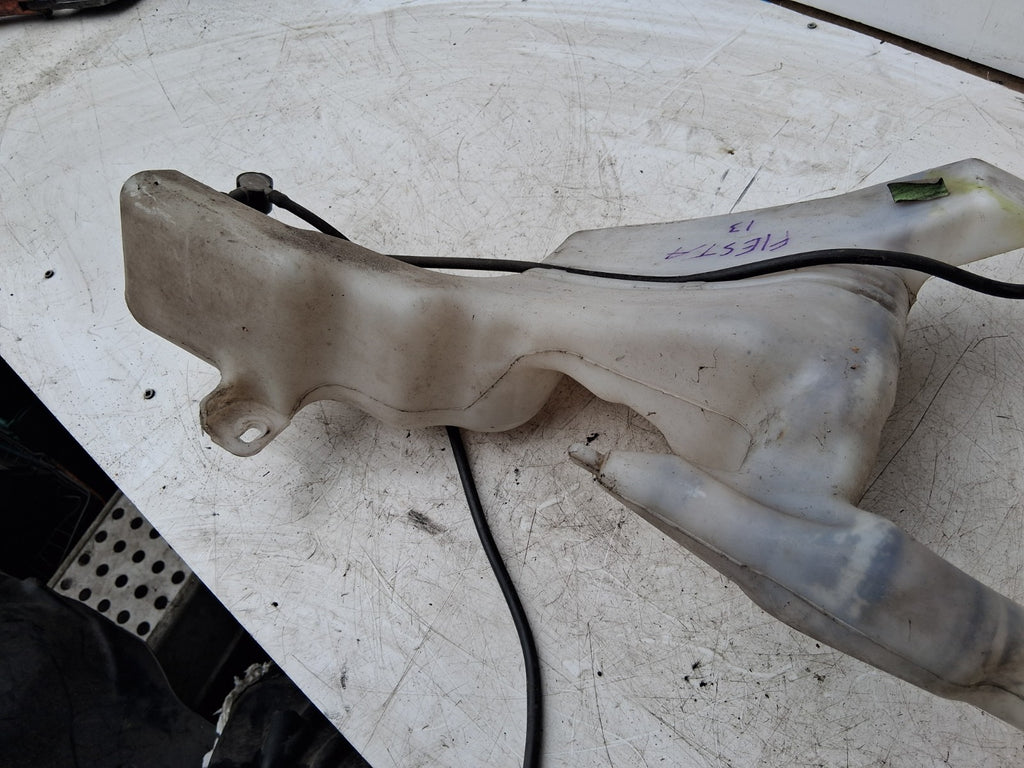 2014 FORD FIESTA MK7 FRONT WINDSCREEN WASHER BOTTLE TANK RESERVOIR