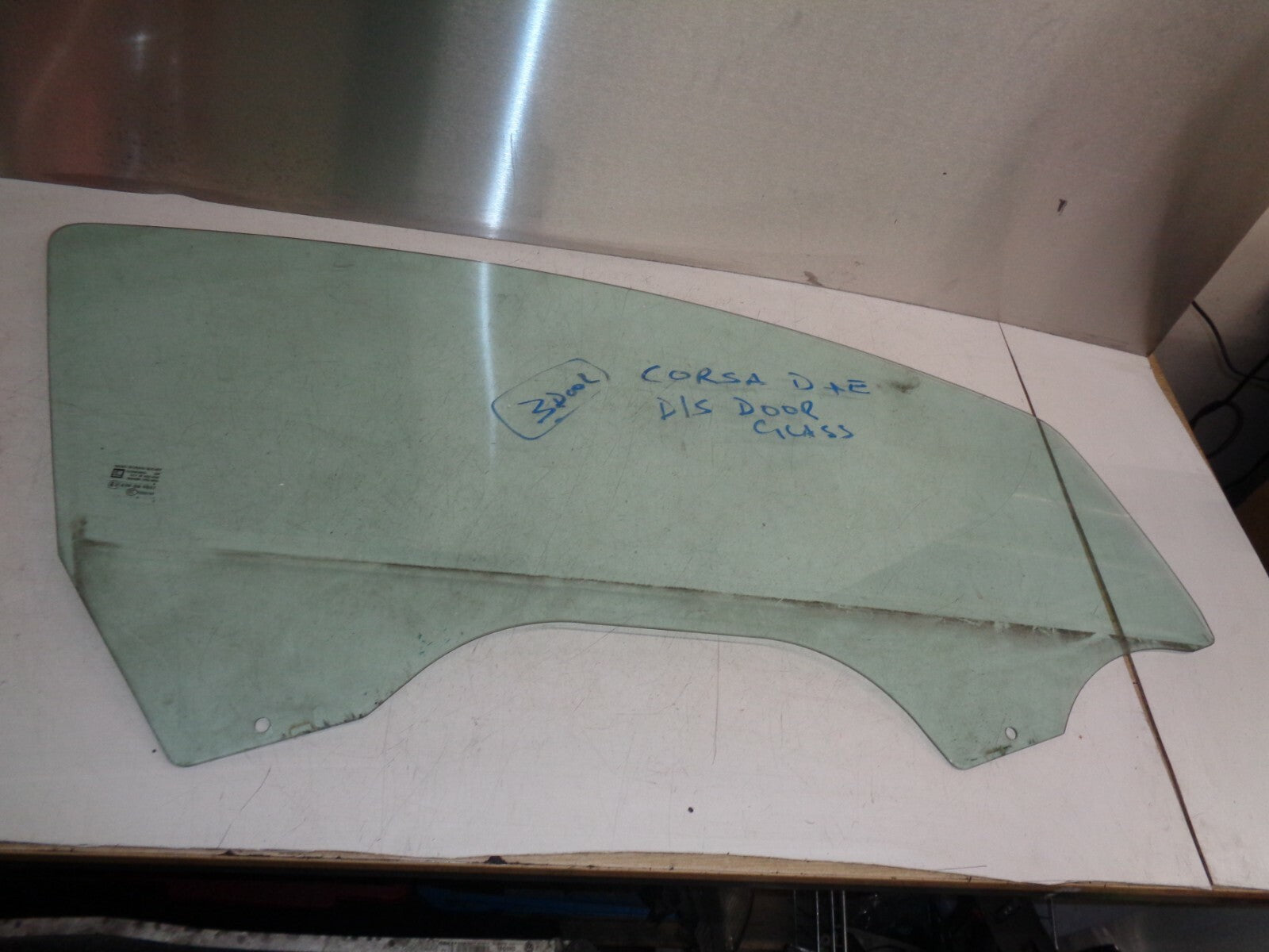 VAUXHALL CORSA D + E 3 DOOR OS DRIVER SIDE DOOR WINDOW GLASS