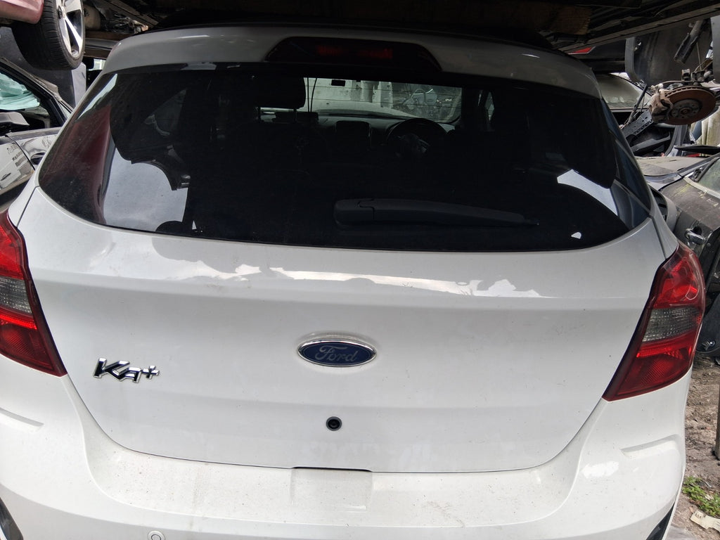 2018 FORD KA + PLUS HATCHBACK REAR BARE TAILGATE BOOTLID WHITE