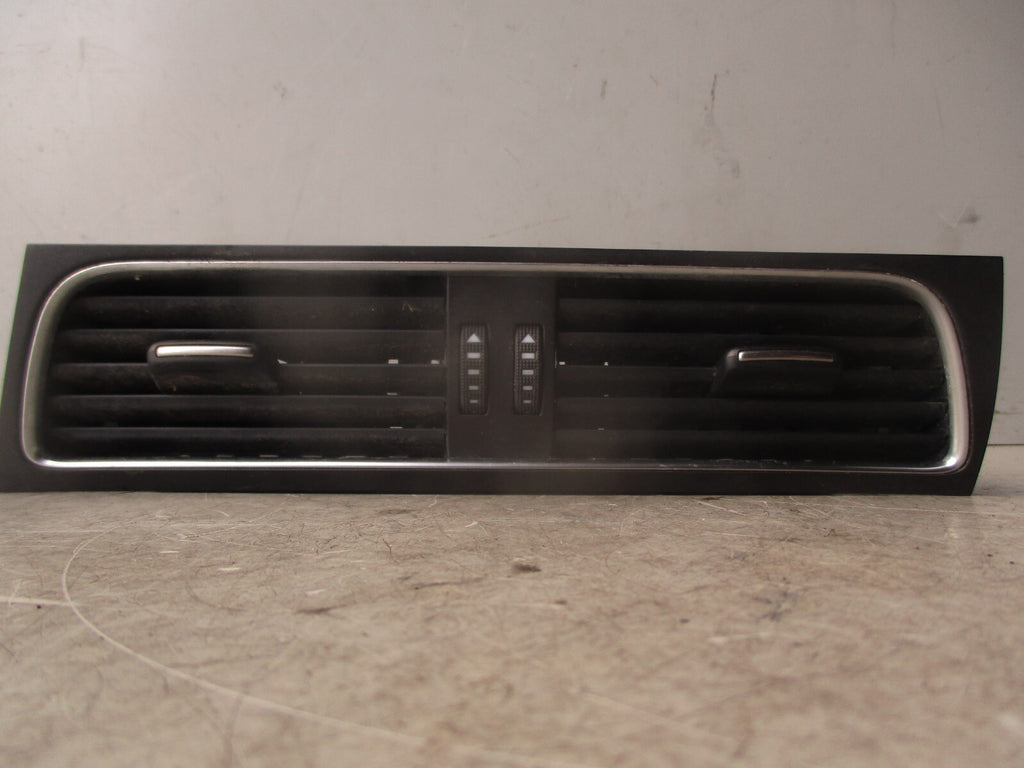 2011 AUDI A5 8T CENTRE DASHBOARD AIR VENT 8T2820951B