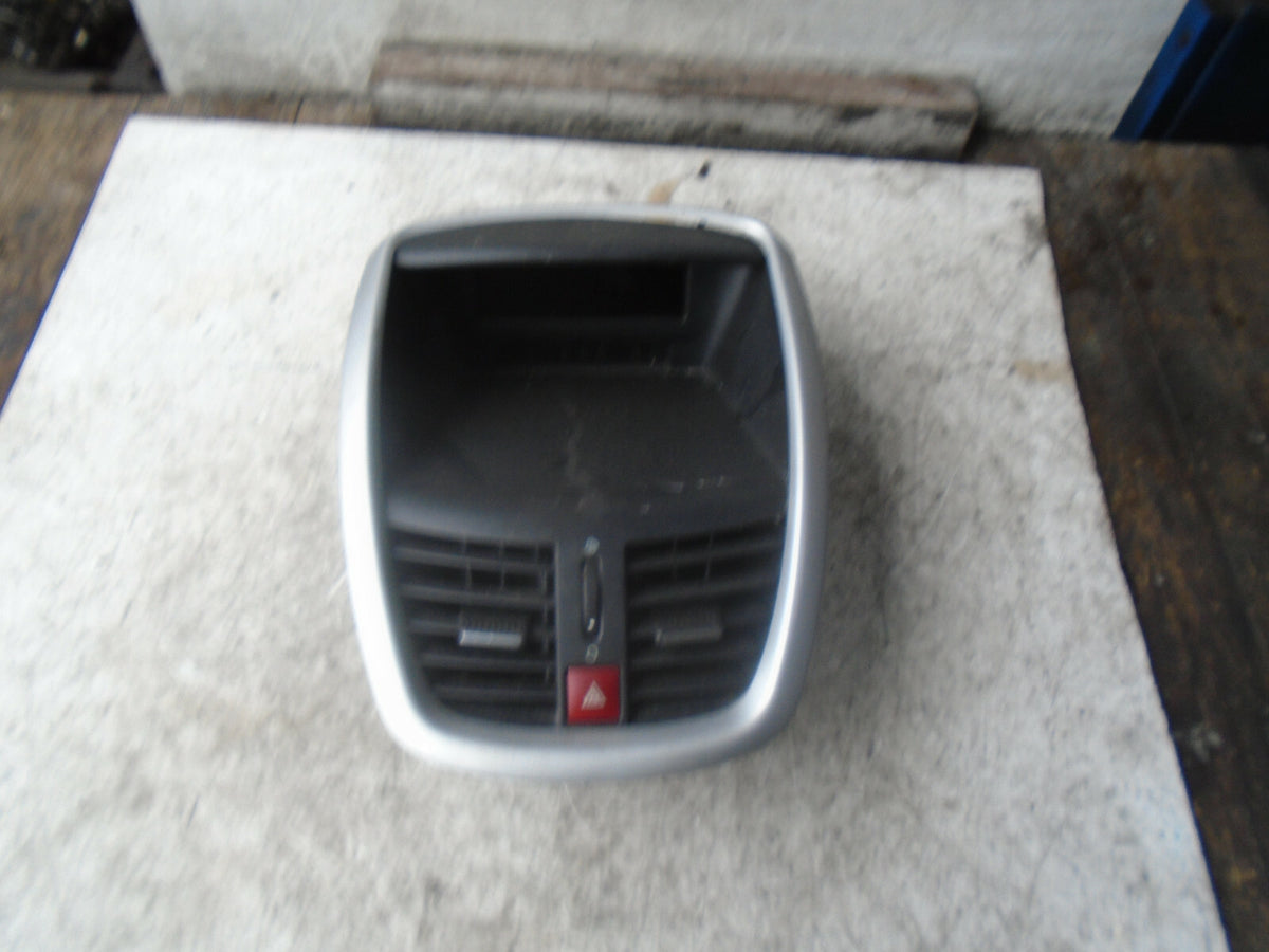 PEUGEOT 207 2008 CENTRE DASHBOARD WITH AIRVENTS & SEATBELT DISPLAY 9650068177