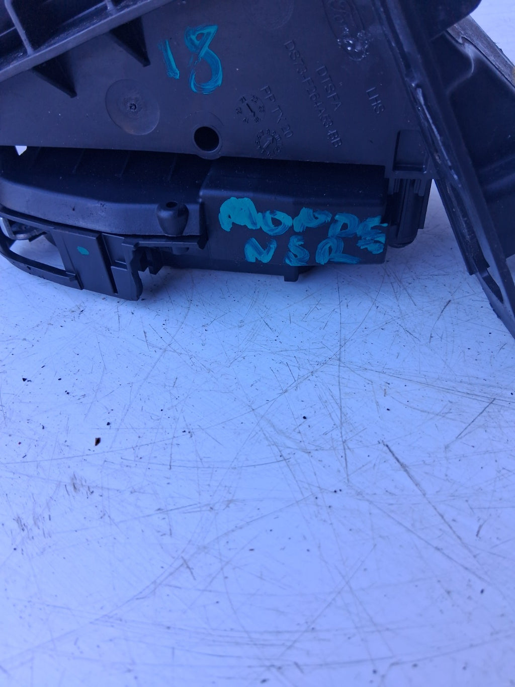 FORD MONDEO 2018 NSR NEAR PASSENGER LEFT SIDE DOOR LOCK ASSEMBLY DS73F264A53BB