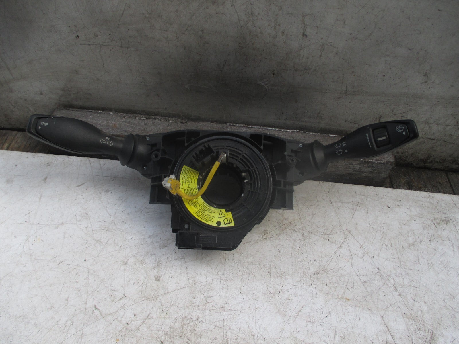 FORD KA + 2018 1.2 PETROL WIPER INDICATOR STALK SQUIB E4B513N064BB