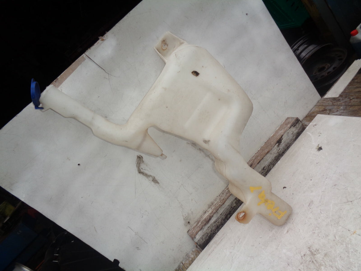 FORD FIESTA MK7 2012 WINDSCREEN WASHER WATER BOTTLE 8A6117B613AE