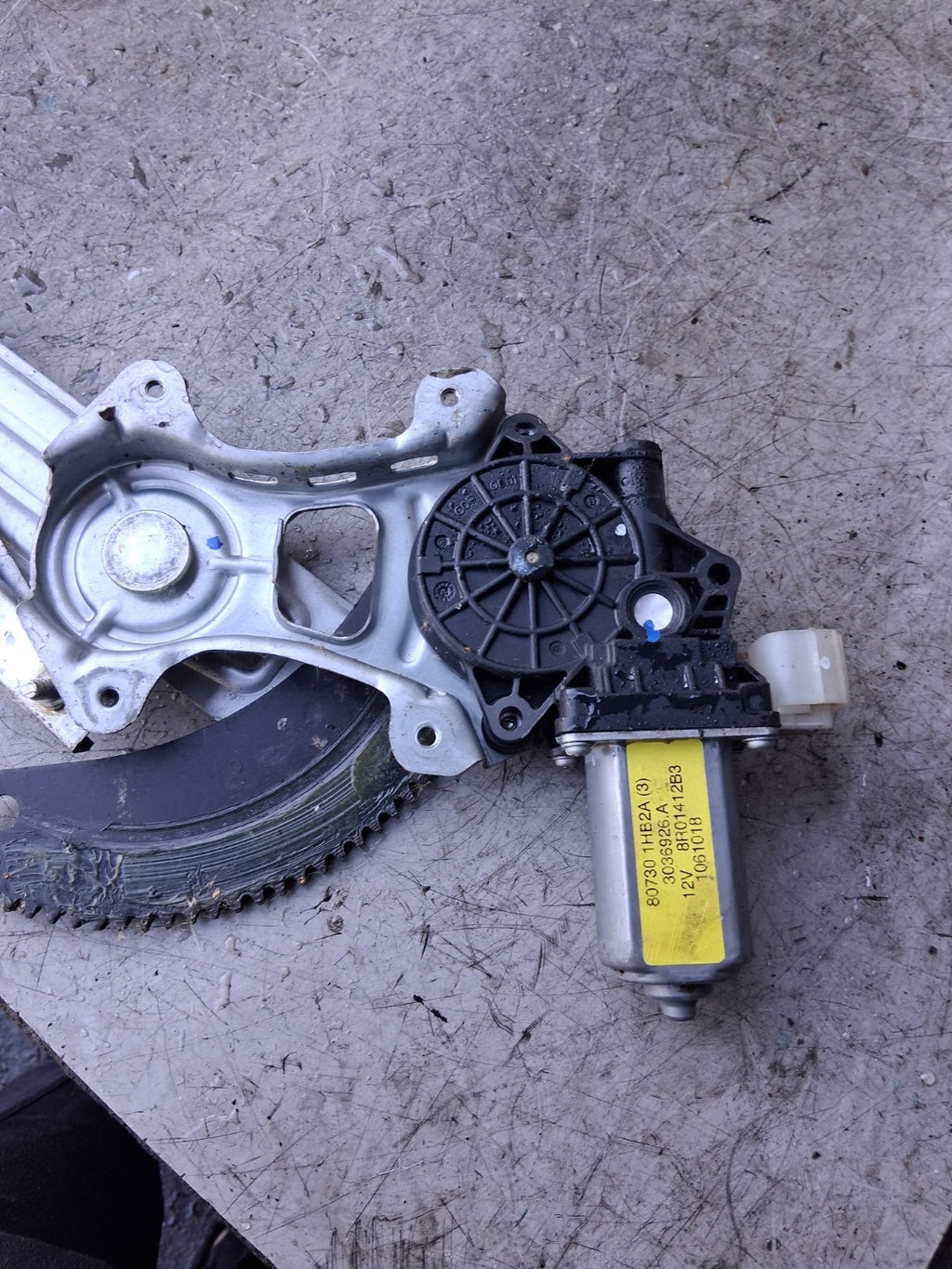 2016 NISSAN NOTE OSF DRIVER SIDE FRONT RIGHT WINDOW MOTOR & REGULATOR 807301HB2A