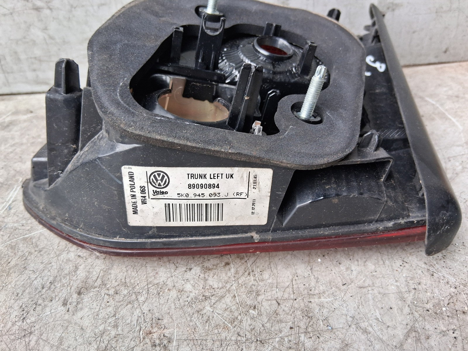 2011 VW VOLKSWAGEN GOLF MK6 NSR PASSENGER SIDE REAR INNER TAIL LIGHT 5K0945093