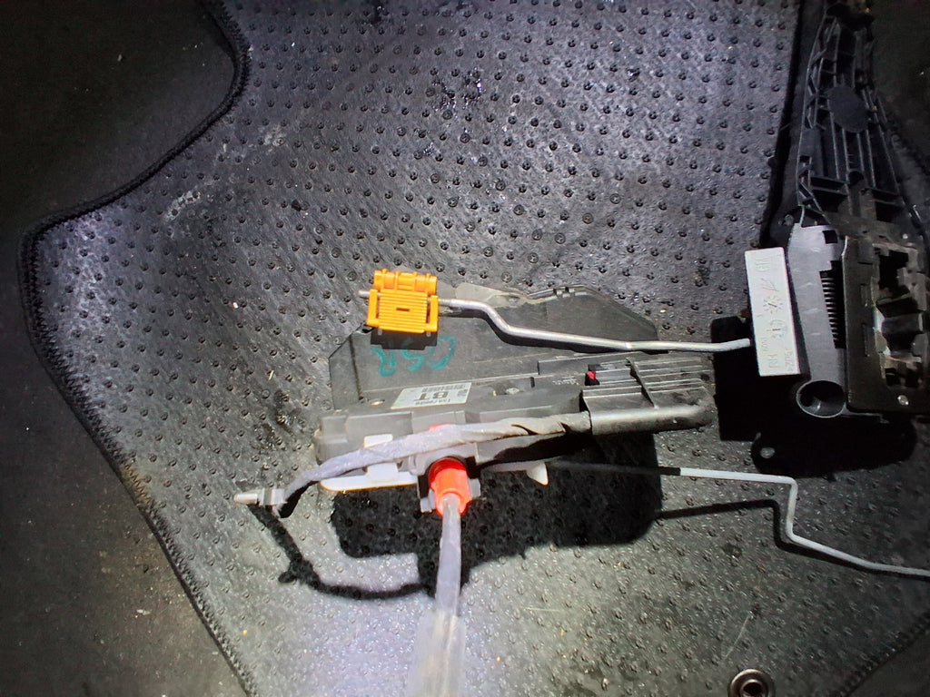 2018 VAUXHALL ZAFIRA C OSR DRIVER SIDE REAR RIGHT DOOR LOCK MECHANISM 13579556