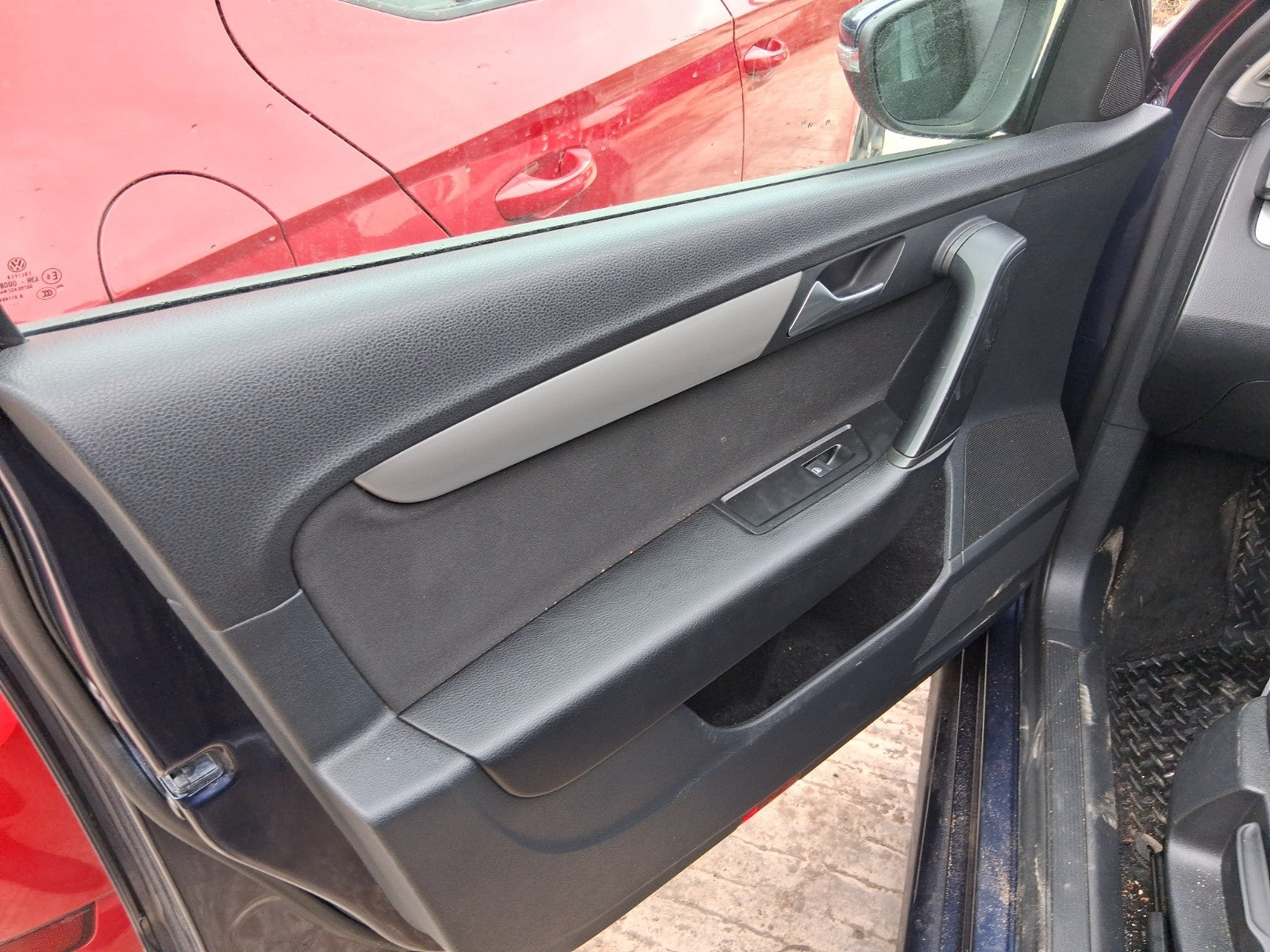 2014 VW VOLKSWAGEN PASSAT B7 SALOON NSF PASSENGER LEFT FRONT DOOR CARD PANEL