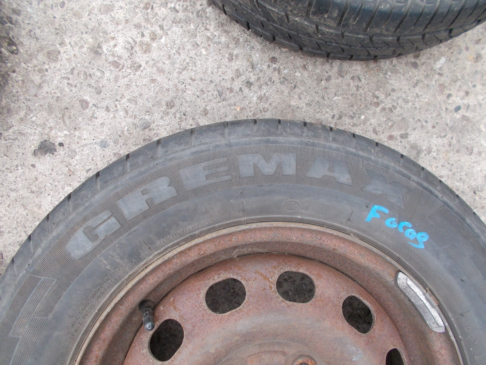 FORD FOCUS CAPTURAR/ GREMAX 4 STUD 14 INCH STEEL WHEEL 175/70 R14