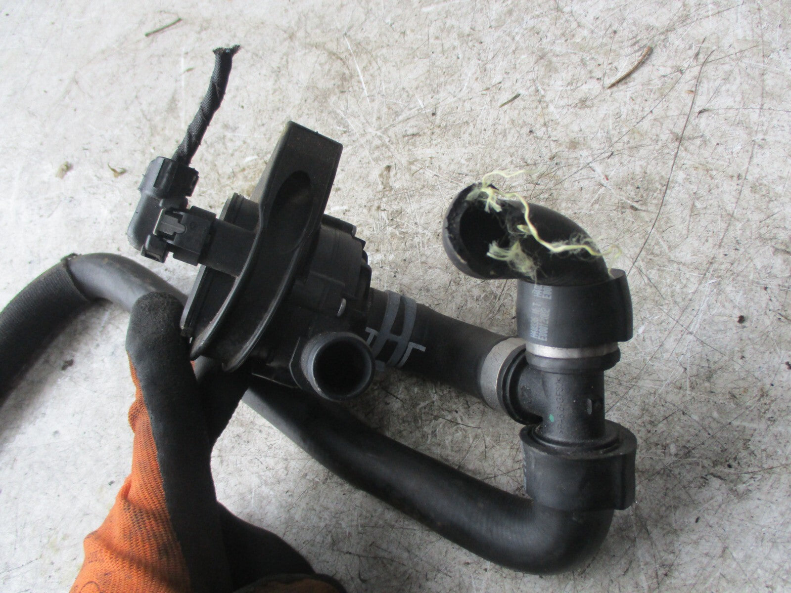 VOLKSWAGEN POLO MK6 2017 AUXILIARY WATER COOLANT PUMP 2Q0965567