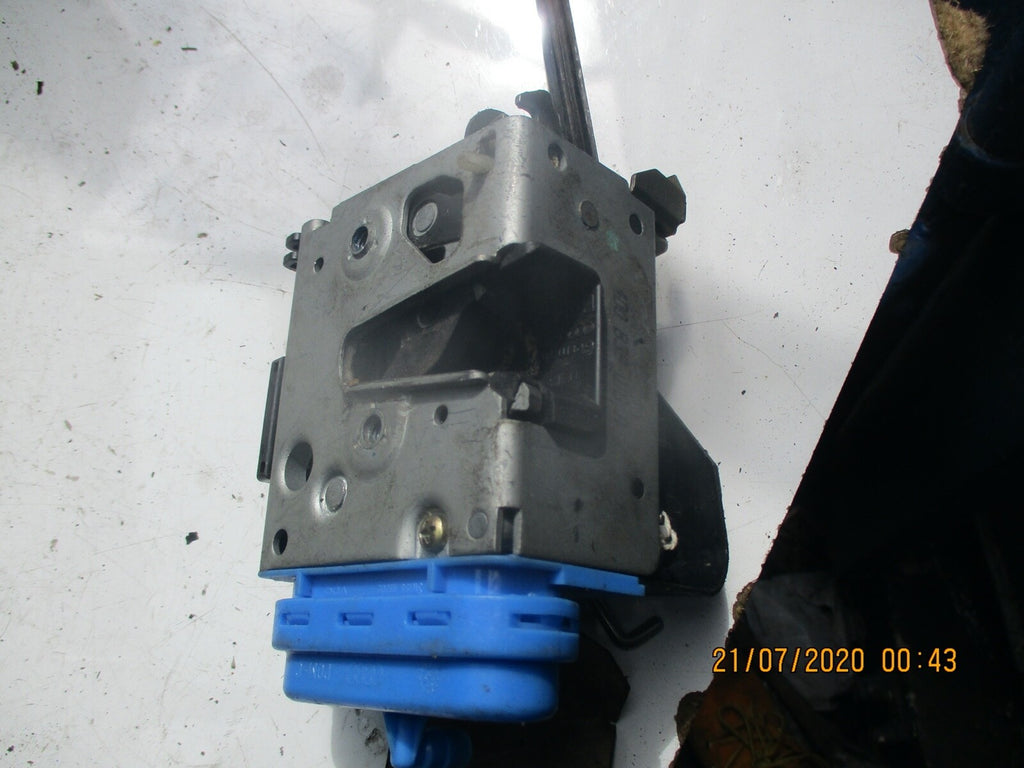 AUDI A8 D2 1997 OFF SIDE REAR DOOR LOCK MECH 4D0839016A