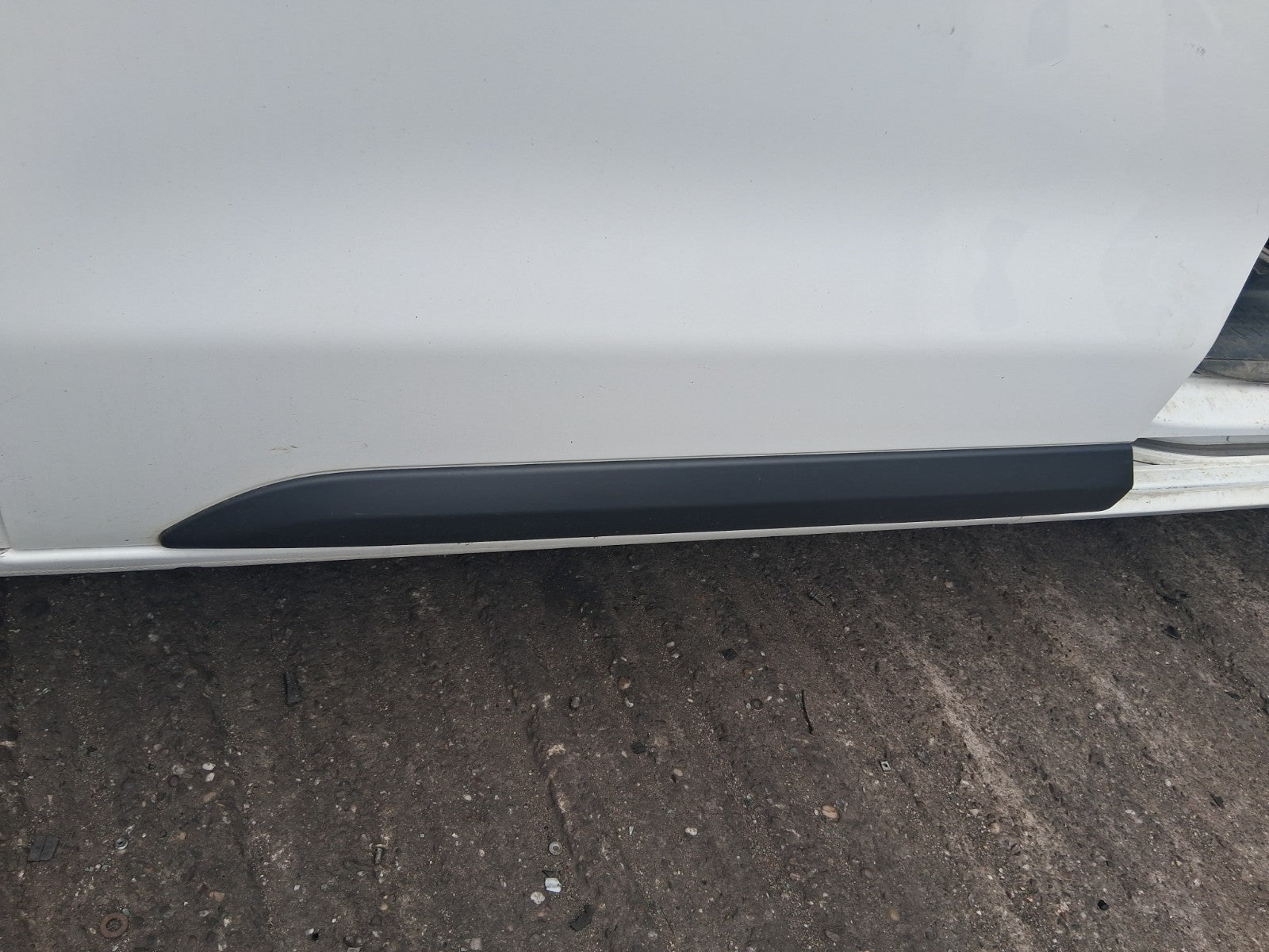 2019 CITROEN DISPATCH VIVARO MK3 NSF PASSENGER SIDE FRONT DOOR MOULDING TRIM