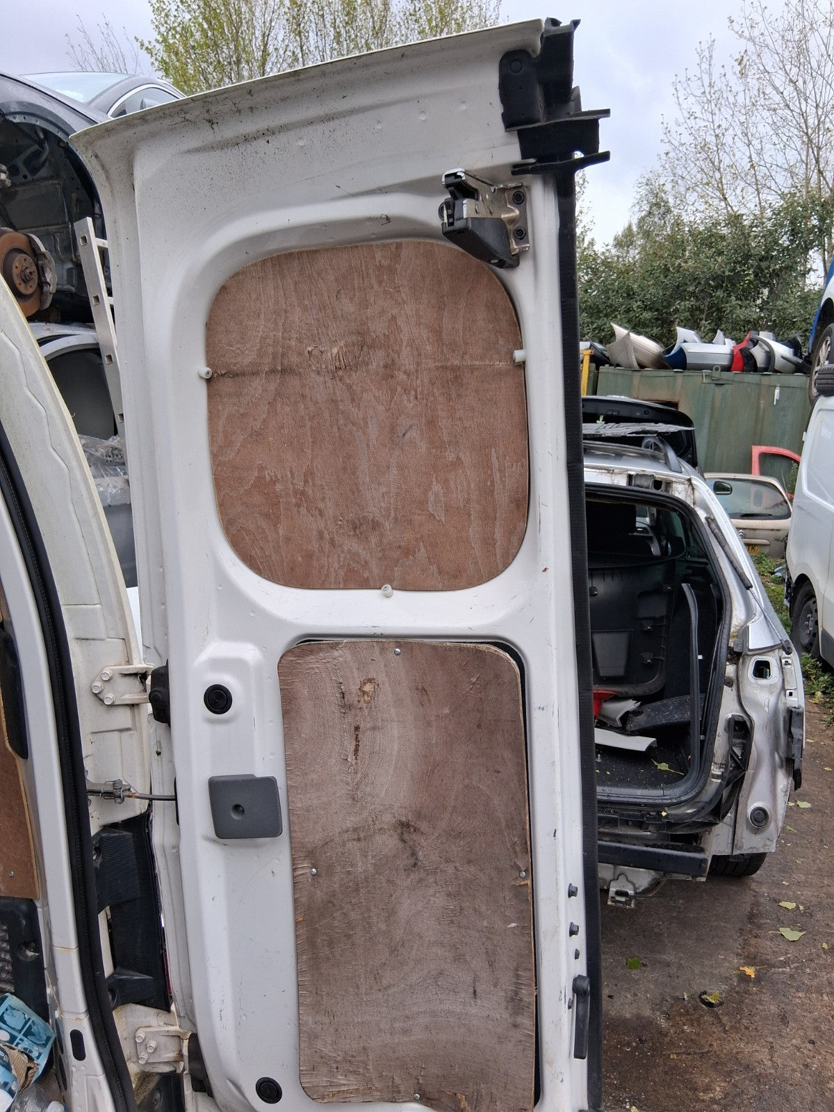 2018 NISSAN NV200 OSR DRIVER SIDE REAR RIGHT COMPLETE DOOR WHITE