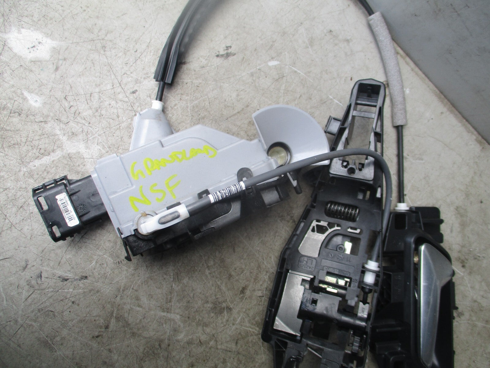 2023 VAUXHALL GRANDLAND NSF PASSENGER SIDE FRONT DOOR HANDLE & MECH 9816618580