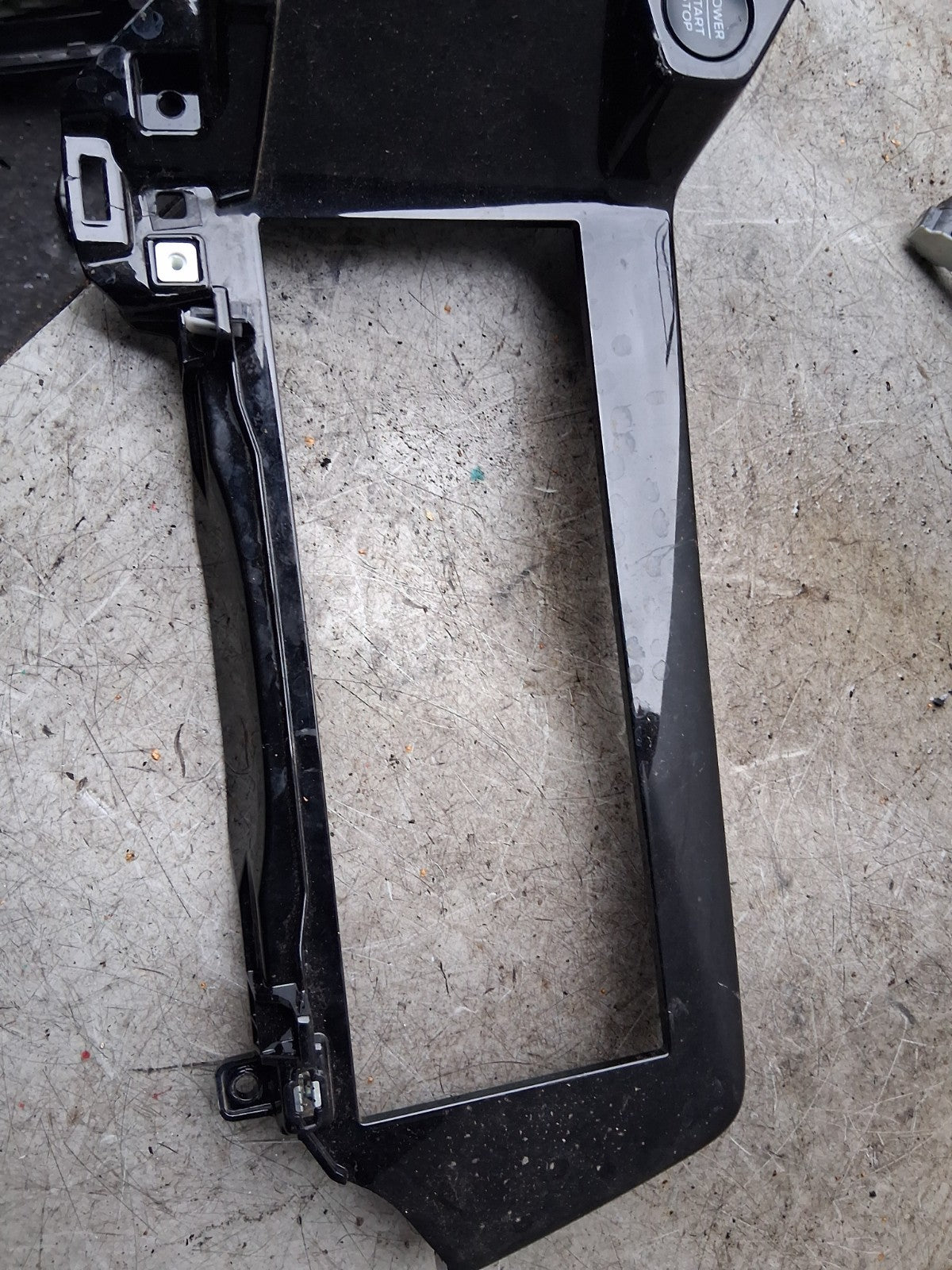 2024 FORD TRANSIT CUSTOM MK2 DISPLAY SCREEN TRIM METAL FRAME PZ3118B955DD3UAW