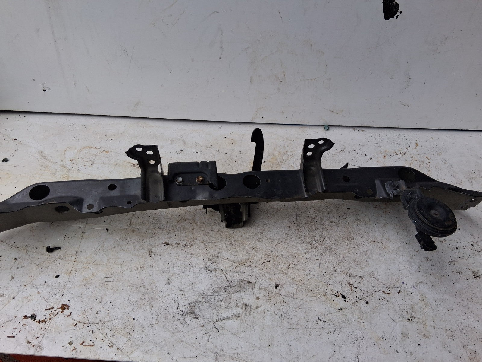 2019 TOYOTA C-HR CHR FRONT BUMPER BAR METAL BAR 865200D050
