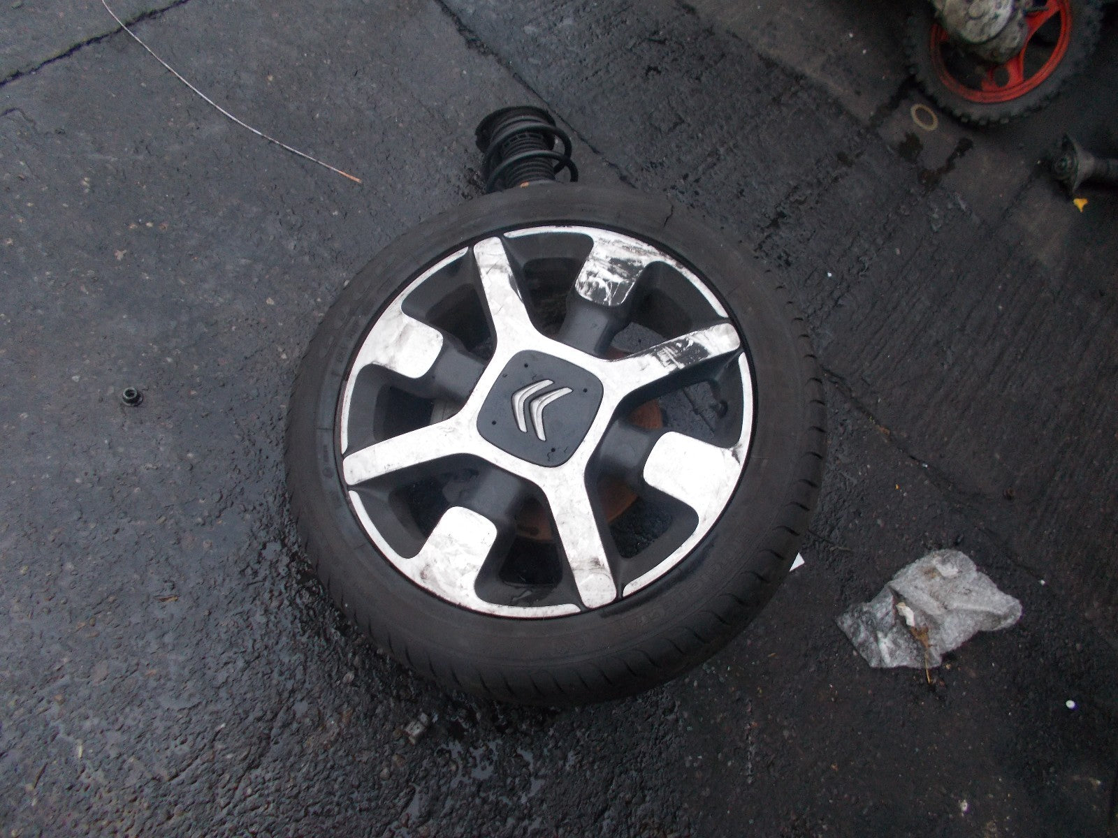 CITROEN C4 CACTUS 2014-2018 1.6 BluHDI NSF PASSENGER FRONT HUB & ALLOY WHEEL