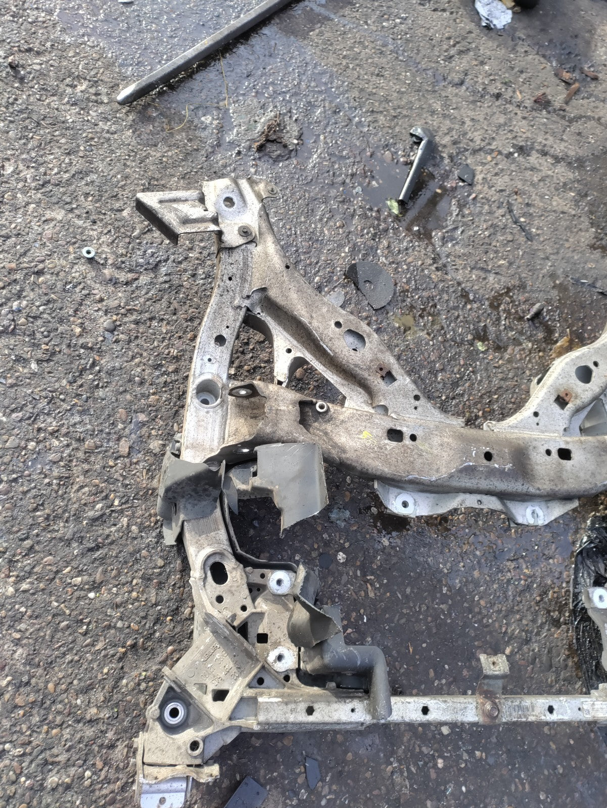 2012 BMW 5 SERIES F10 2.0 DIESEL FRONT ENGINE SUBFRAME AXLE CARRIER 6797643