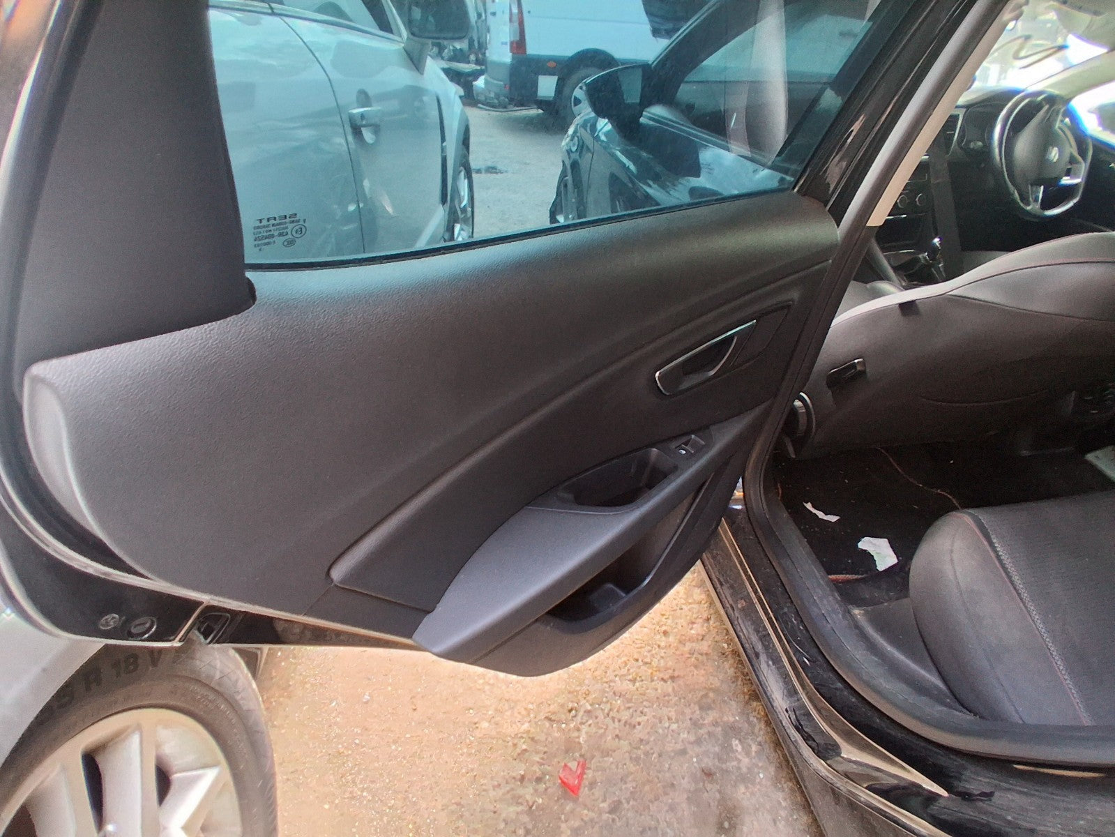 SEAT LEON MK3 2015 NSR PASSENGER NEAR SIDE REAR DOOR CARD