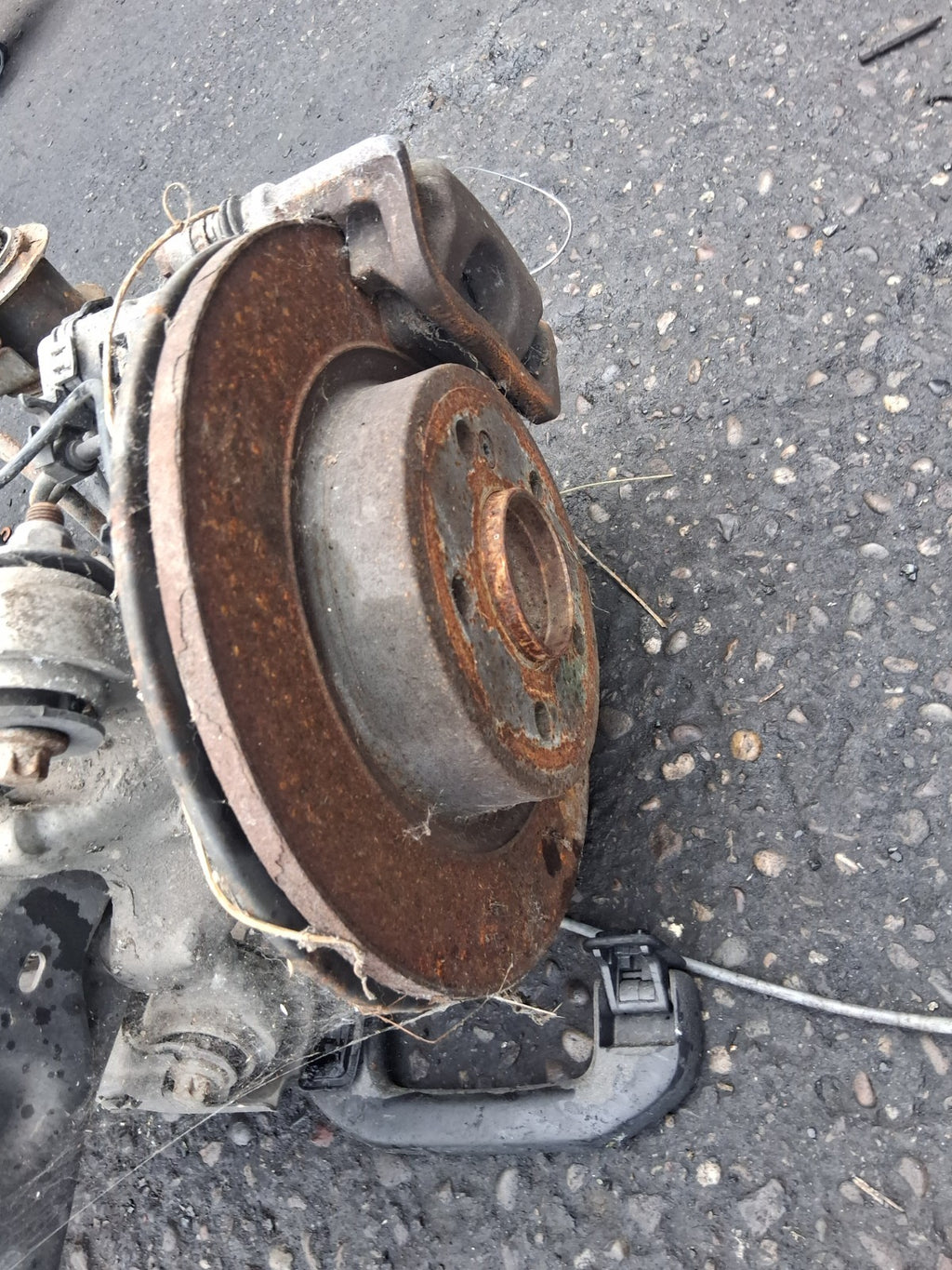 MERCEDES BENZ CLA 2016 C117 REAR COMPLETE AXLE DISCS TYPE ASSEMBLY
