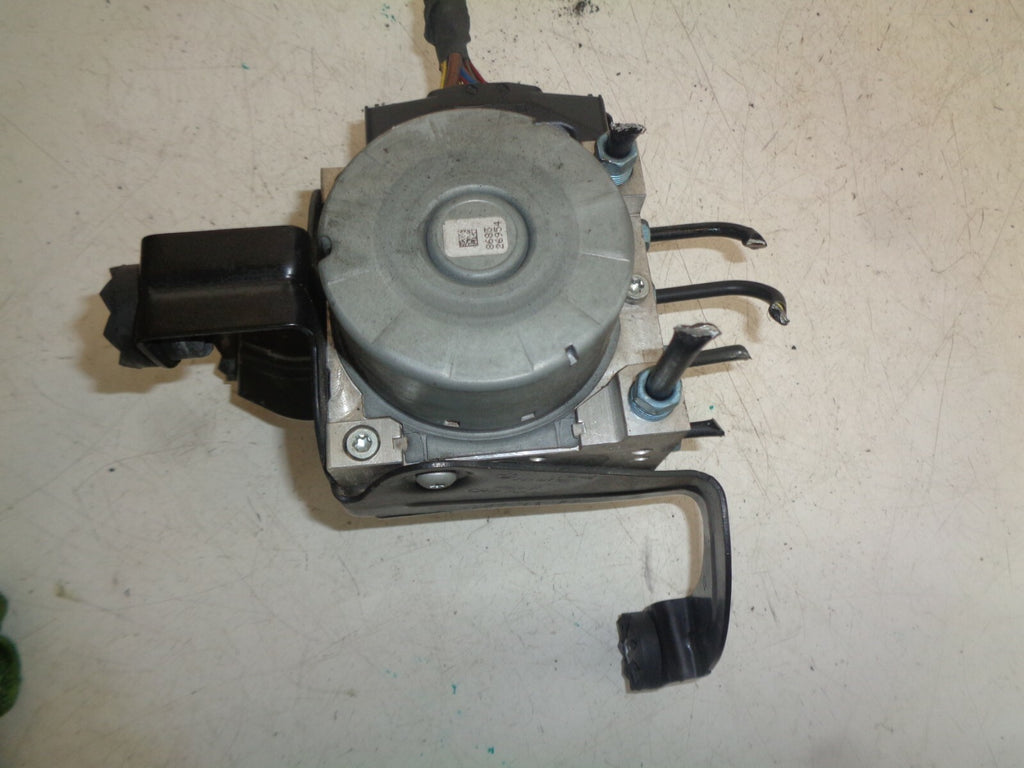 BMW 3 SERIES F30 2015 2.0 DIESEL  ABS PUMP CONTROLLER MODULE 6881173