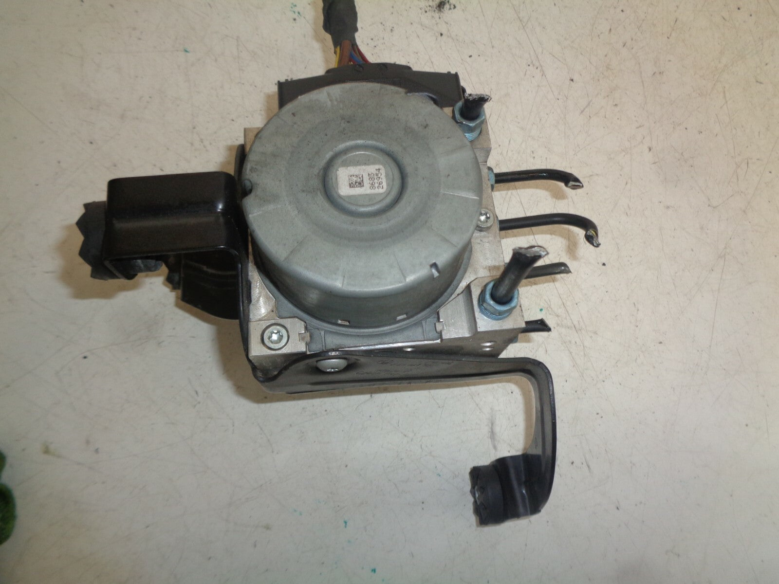 BMW 3 SERIES F30 2015 2.0 DIESEL  ABS PUMP CONTROLLER MODULE 6881173