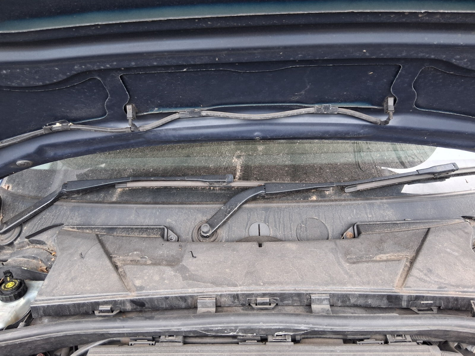2011 BMW 1 SERIES E87 WINDSCREEN WIPER MOTOR & LINKAGE WITH ARM