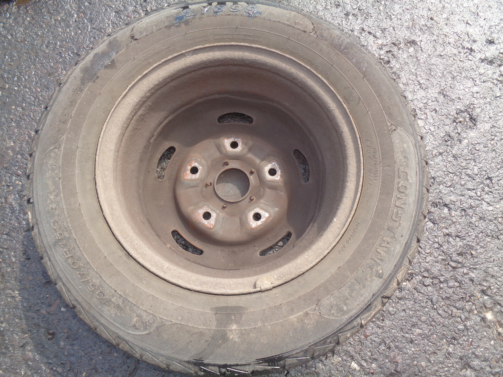 FORD TRANSIT 2003 15 INCH 5 INCH SPARE STEEL WHEEL WITH TYRE 195/70R15C REF 2