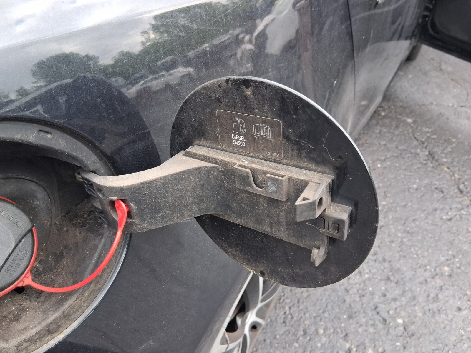 2011 VAUXHALL INSIGNIA ESTATE MK1 FUEL FILLER CAP FLAP LID Z22C CARBON FLASH