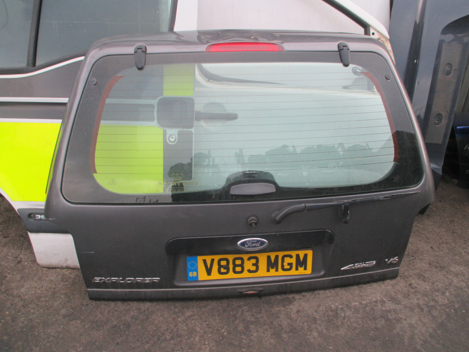 FORD EXPLORER 2000 REAR COMPLETE TAILGATE BOOTLID  PLATINUM METALLIC