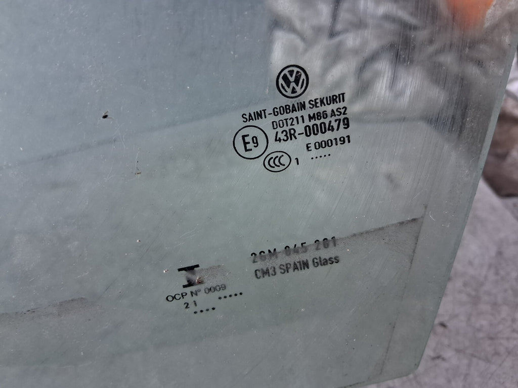 2021 VOLKSWAGEN T CROSS NSF PASSENGER SIDE FRONT LEFT WINDOW GLASS