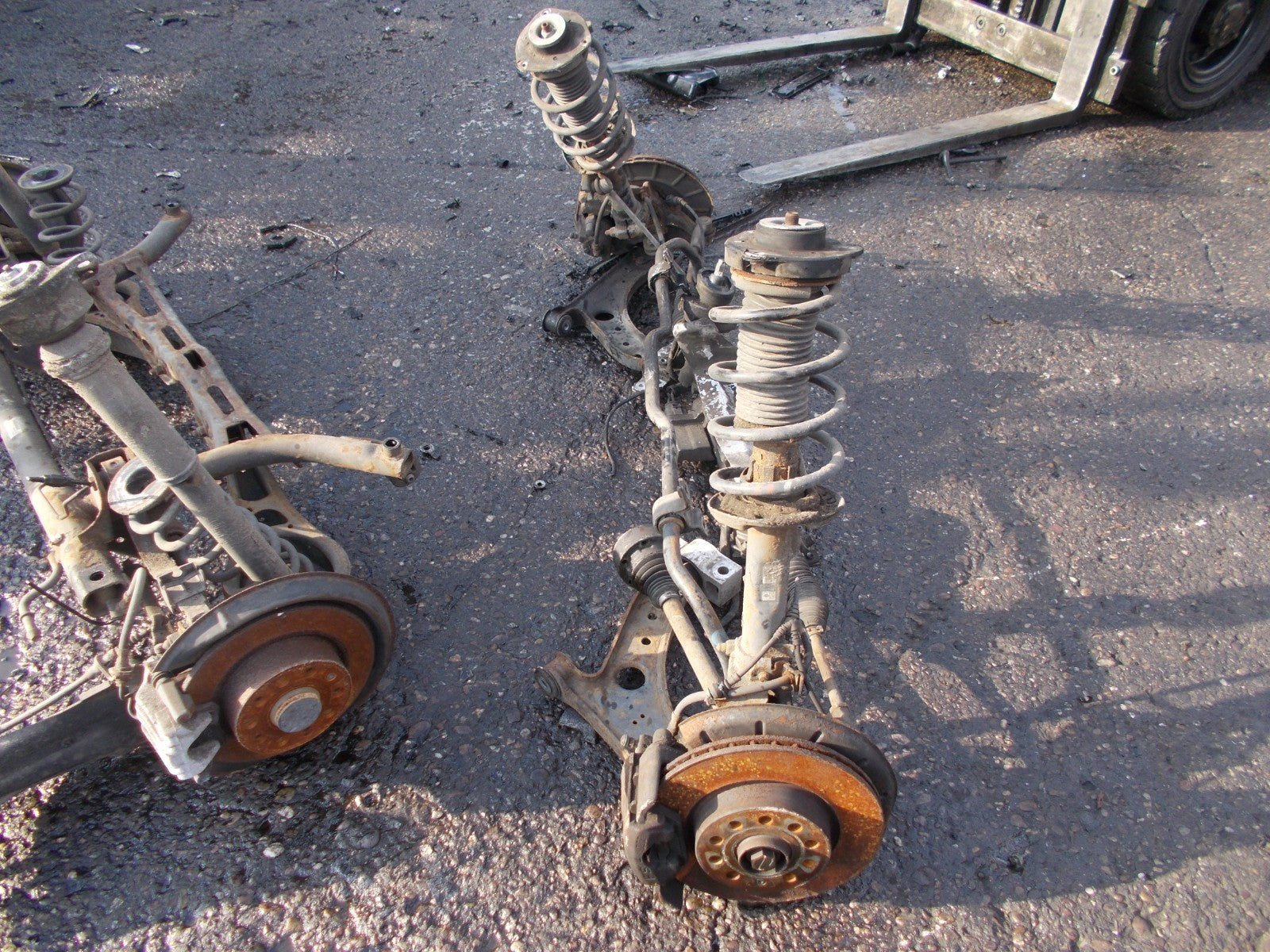 AUDI A3 8PA (MK2) SPORTBACK 2004-2012 2.0 TDI FRONT SUSPENSION HUBS LEGS SHOCKS