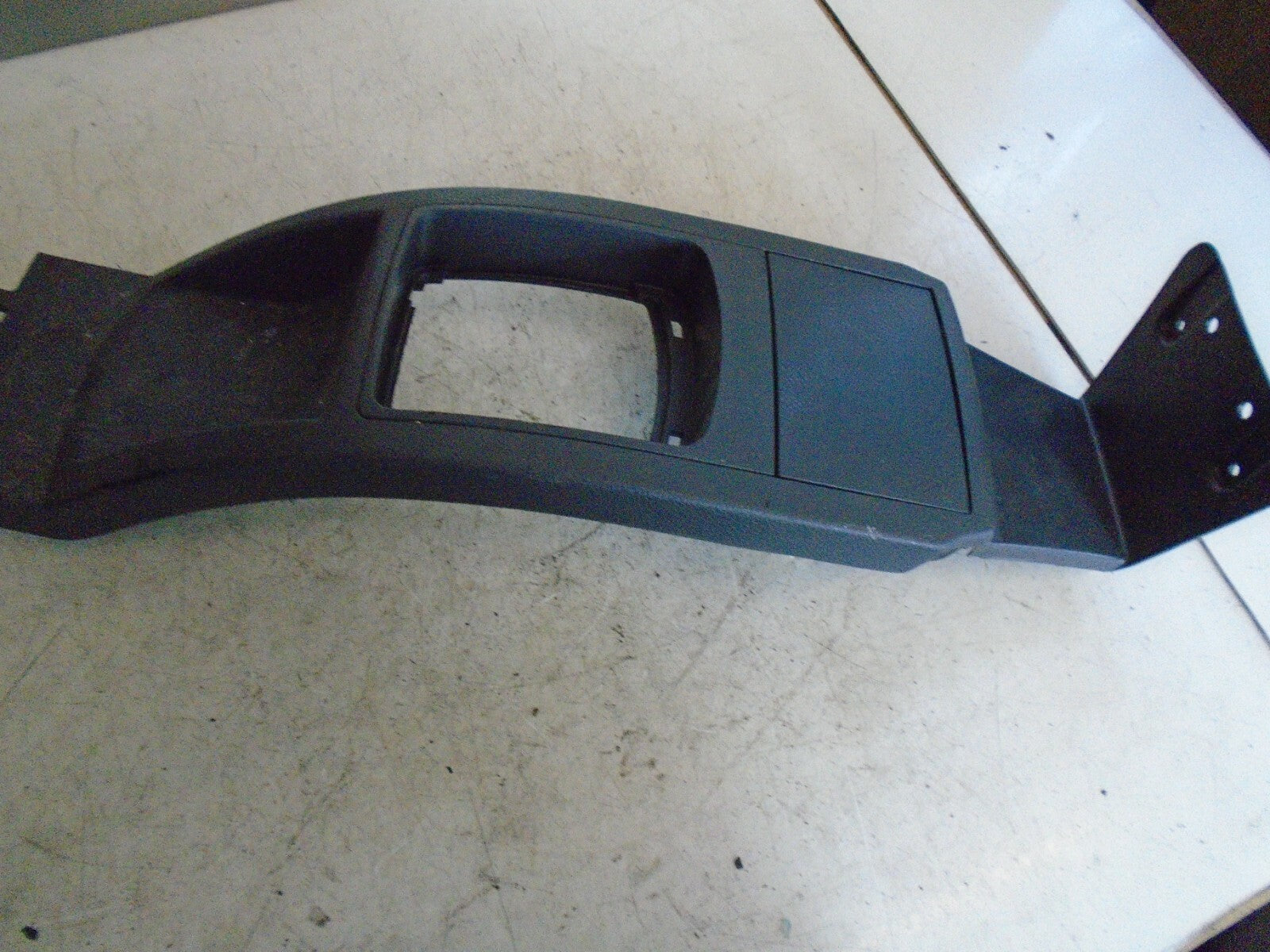 VOLKSWAGEN POLO 2015 MK4 CENTRE CONSOLE GEAR SURROUND CIGARETTE LIGHTER6Q2863284