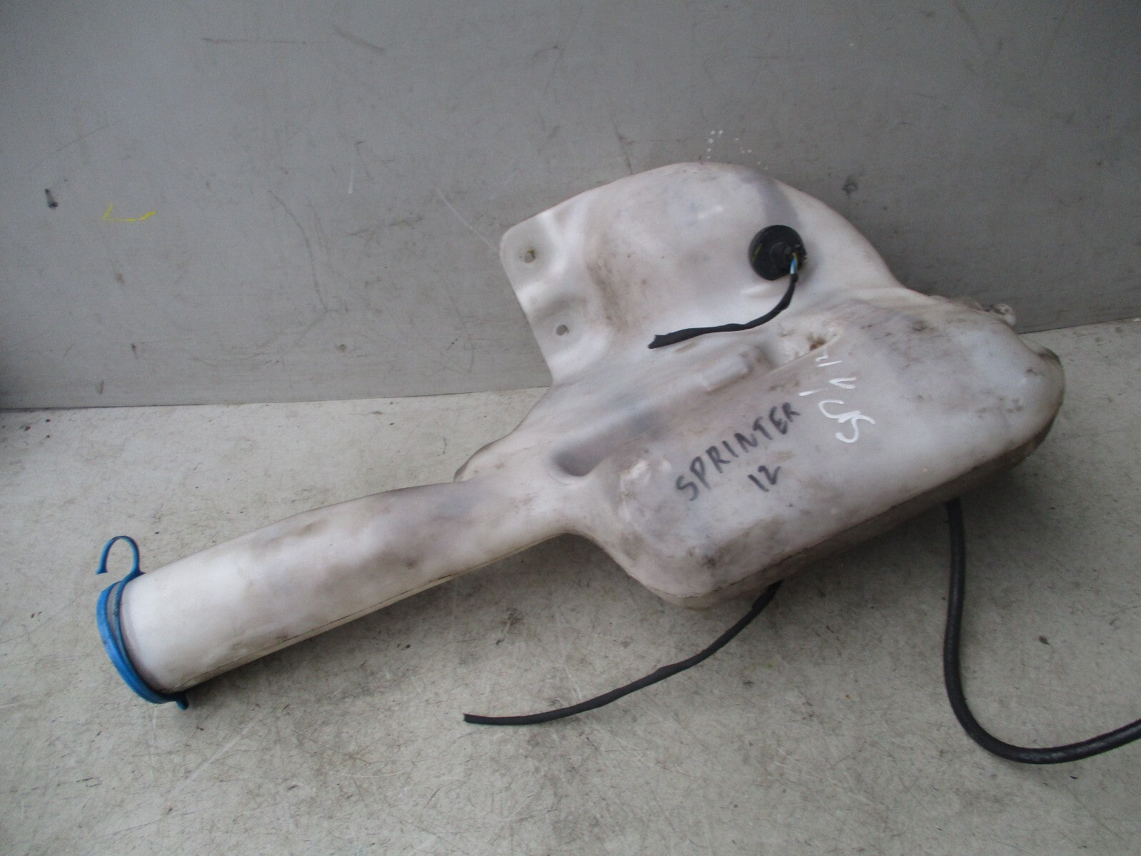 2012 MERCEDES SPRINTER W906 WINDSCREEN WASHER BOTTLE TANK & PUMP