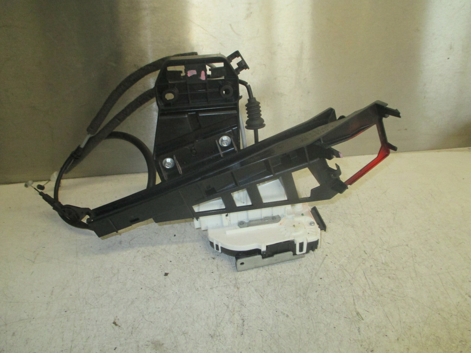 JEEP COMPASS MK2 2020 NSR PASSENGER SIDE REAR DOOR LOCK & HANDLE BRACKET