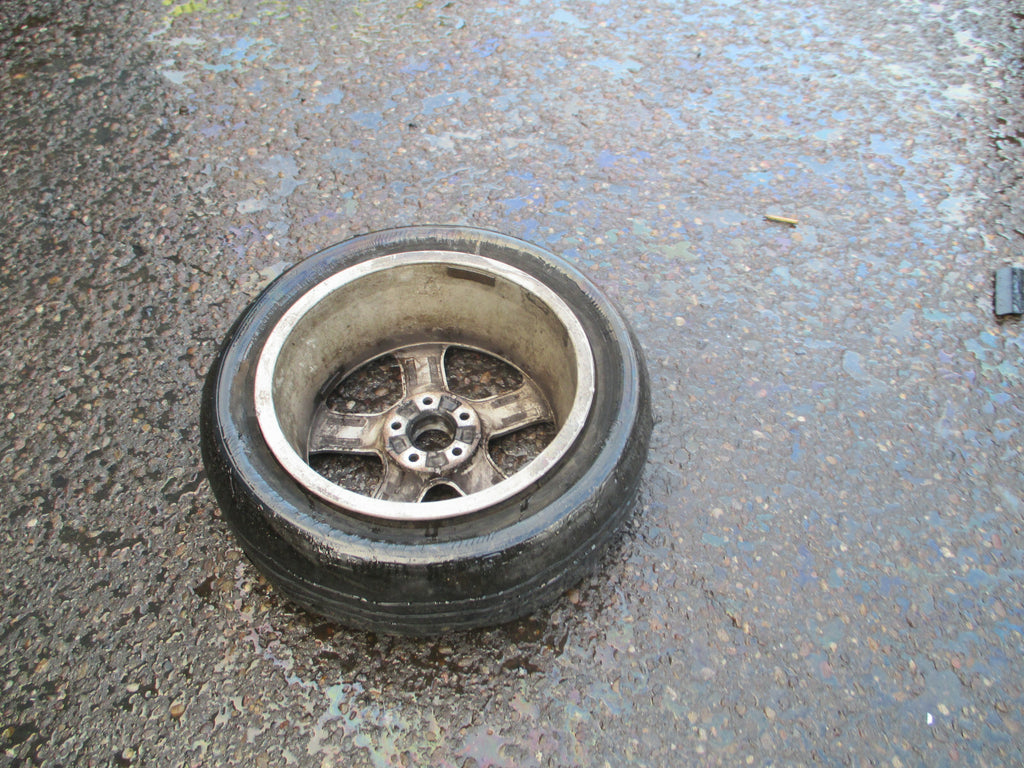 AUDI A4 B8 2014 17 INCH 5 SPOKE ALLOY WHEEL 225/50R17 TYRE DAMAGED