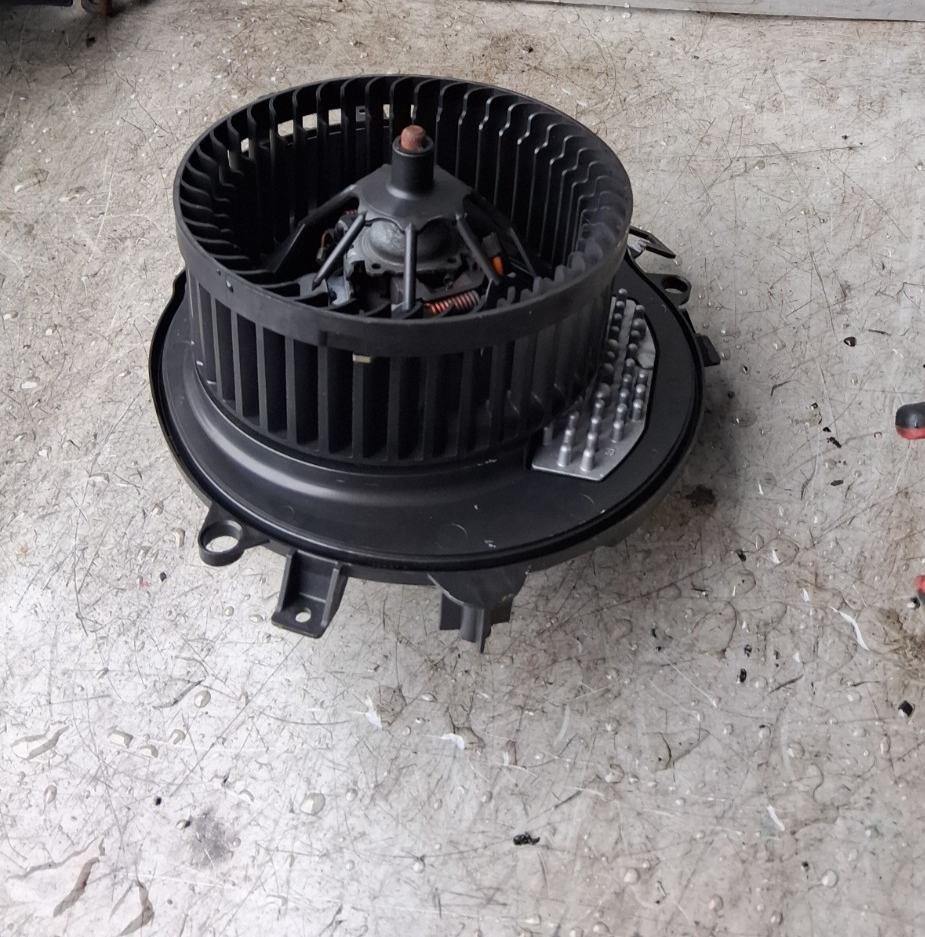 2016 VW VOLKSWAGEN GOLF HEATER BLOWER MOTOR FAN 5Q0907521C