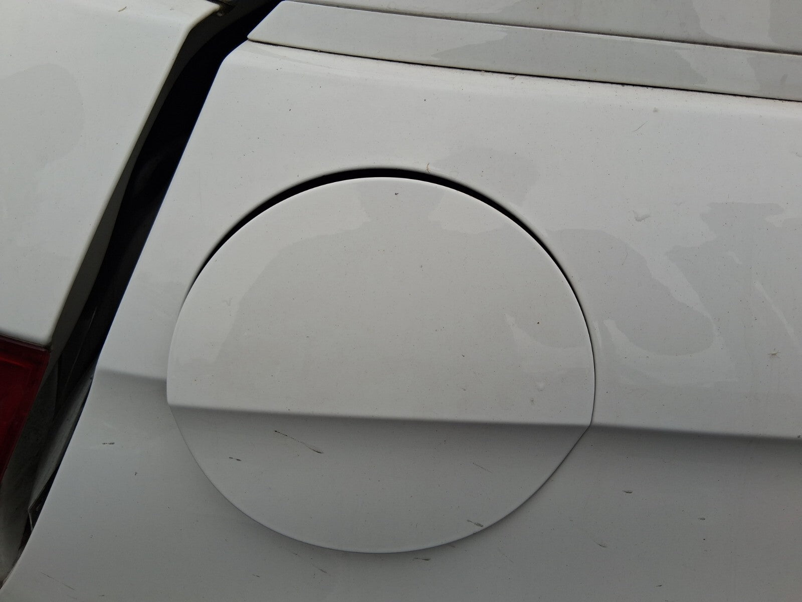 2018 AUDI A1 8X HATCHBACK FUEL FILLER CAP FLAP LID CANDY WHITE LB9A