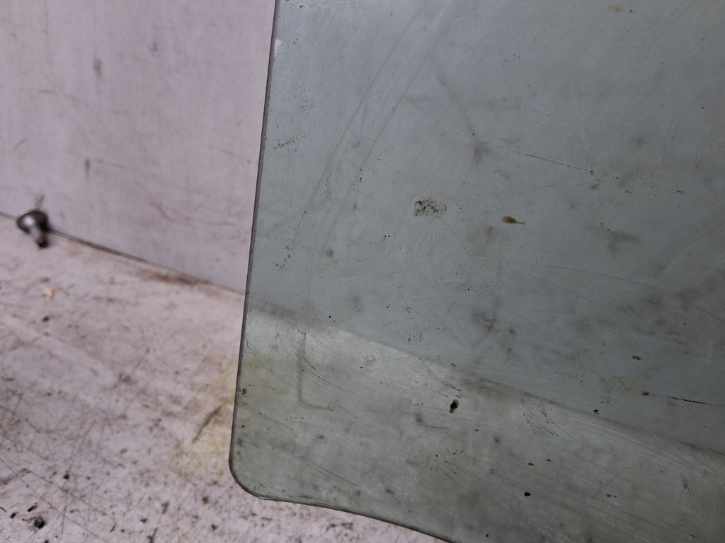 FORD FIESTA MK7 2016 NSR PASSENGER SIDE REAR LEFT WINDOW GLASS 43R000382