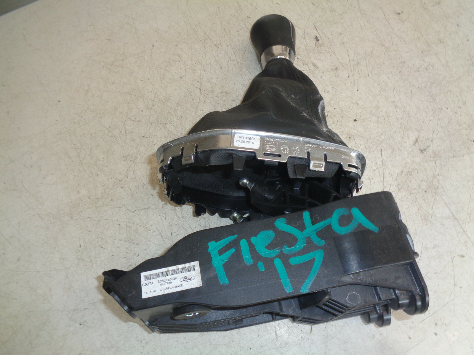 FORD FIESTA MK7 2017 5 SPEED MANUAL GEARSTICK GEAR SHIFTER C1BR7C453AKE