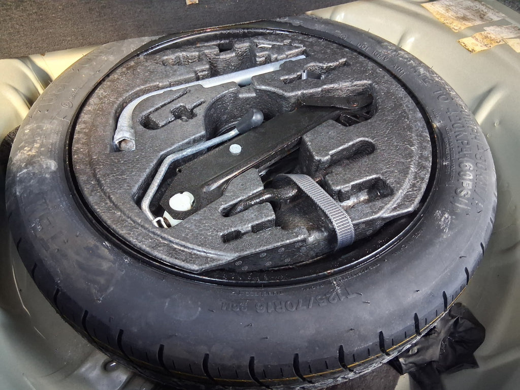 2012 VW VOLKSWAGEN GOLF MK6 SPARE WHEEL WITH JACK SET KIT T125/70R16