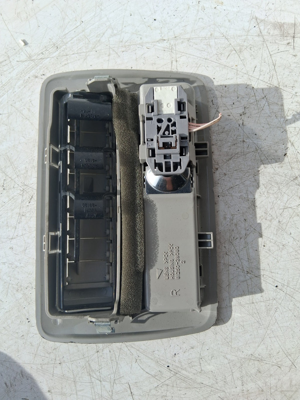 TOYOTA ESTIMA MK3 2013 RIGHT OFF DRIVER SIDE INTERIOR READING LIGHT 8125028080