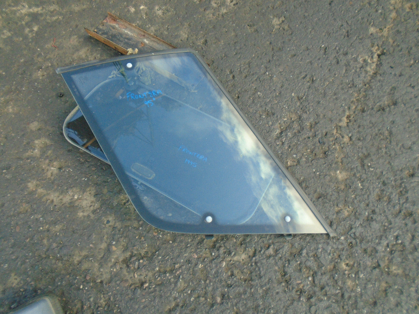 VAUXHALL FRONTERA MK1 1995 3 DOOR OSR DRIVER REAR QUARTER WINDOW GLASS
