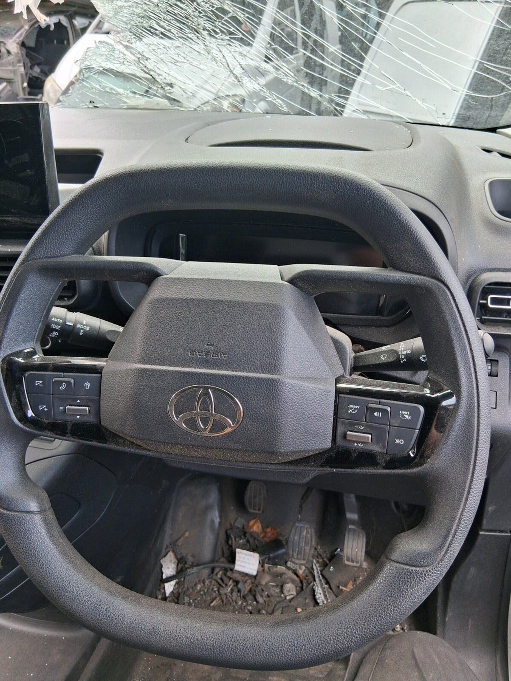 2024 TOYOTA PROACE CITY MULTIFUNCTION STEERING WHEEL WITHOUT AIRBAG